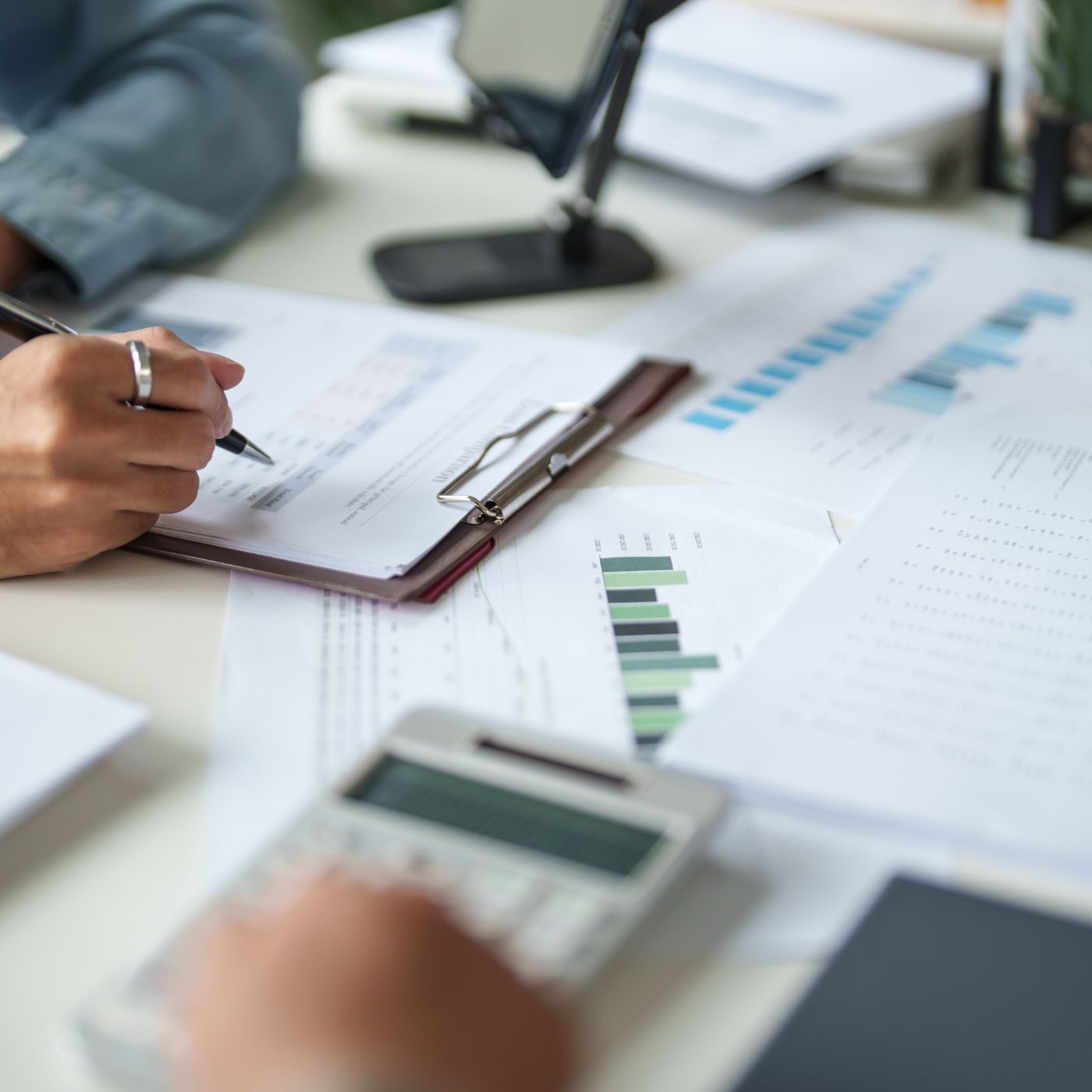 Dividing Assets Without Drama: Understanding Fair Property Distribution episode artwork