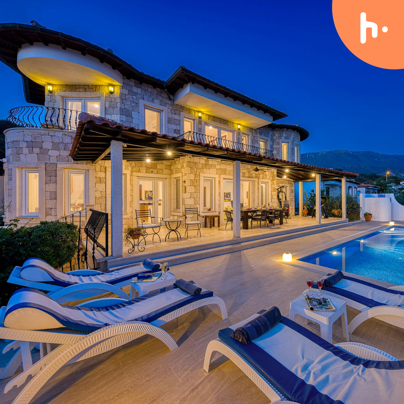 Riviera Living: The Luxe Life on the Côte d'Azur podcast artwork